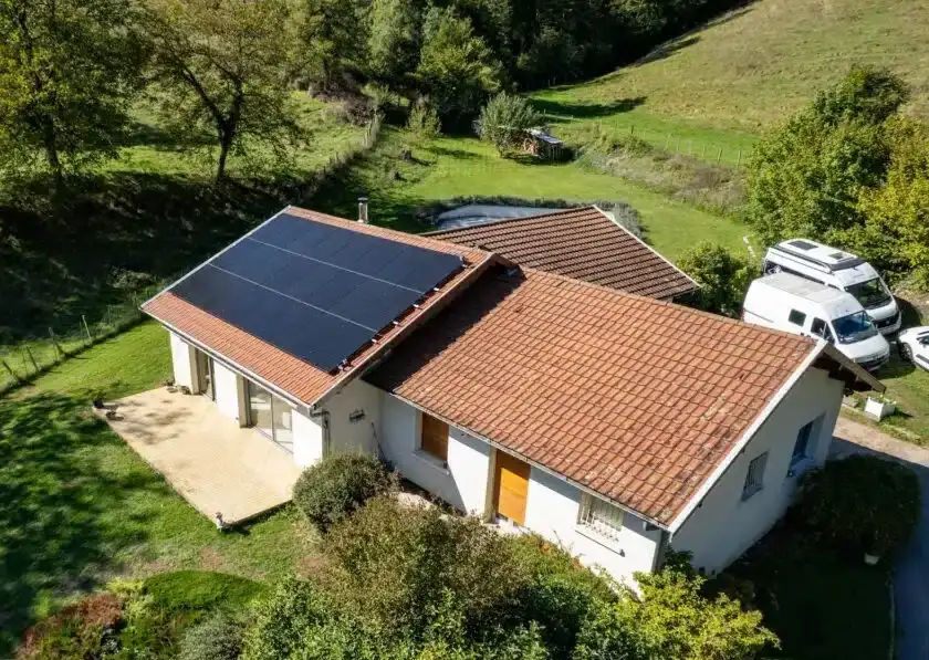 Chantier photovoltaïque Fontainebleau (77) — 7 kWc sur Tuiles rondes